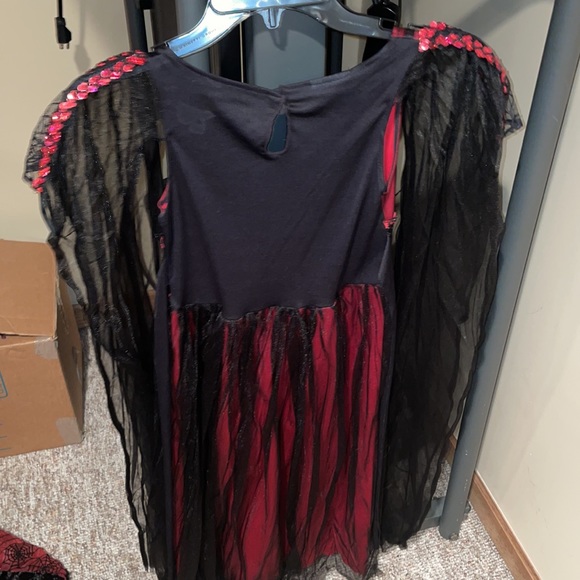 Vampire/vampiress Halloween costume with collar! Red and black. Like new! - Picture 4 of 5